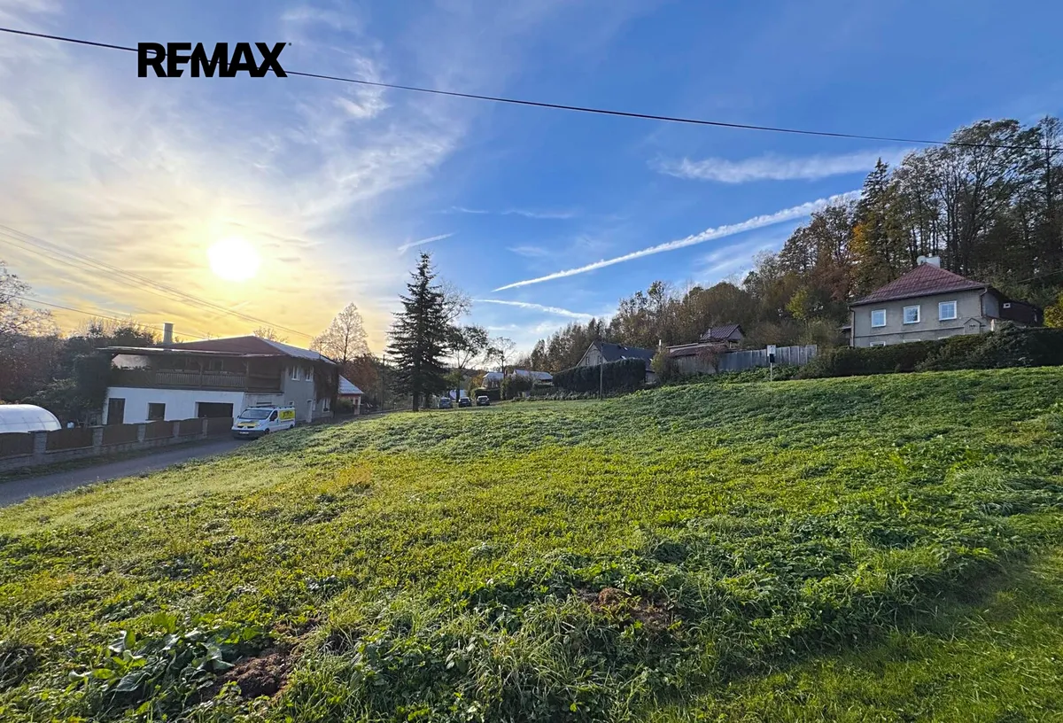 Prodej stavebního pozemku 1084 m²